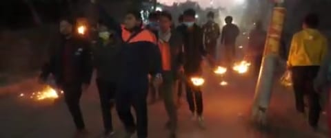 अनेरास्ववियू विद्यार्थीहरुको मशाल जुलश - प्रदर्शन गर्न थालेपछि प्रहरीद्वारा दमन !